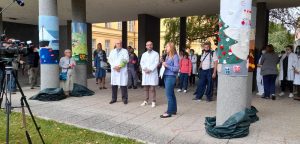 Yarn bombing povodom Svjetskog dana Alzheimerove bolesti u Klinici za psihijatriju Vrapče